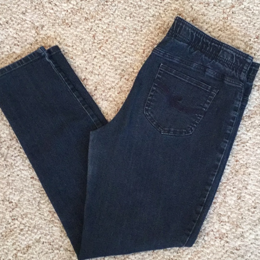 Chico’s size 1.5 elastic waist straight leg jeans